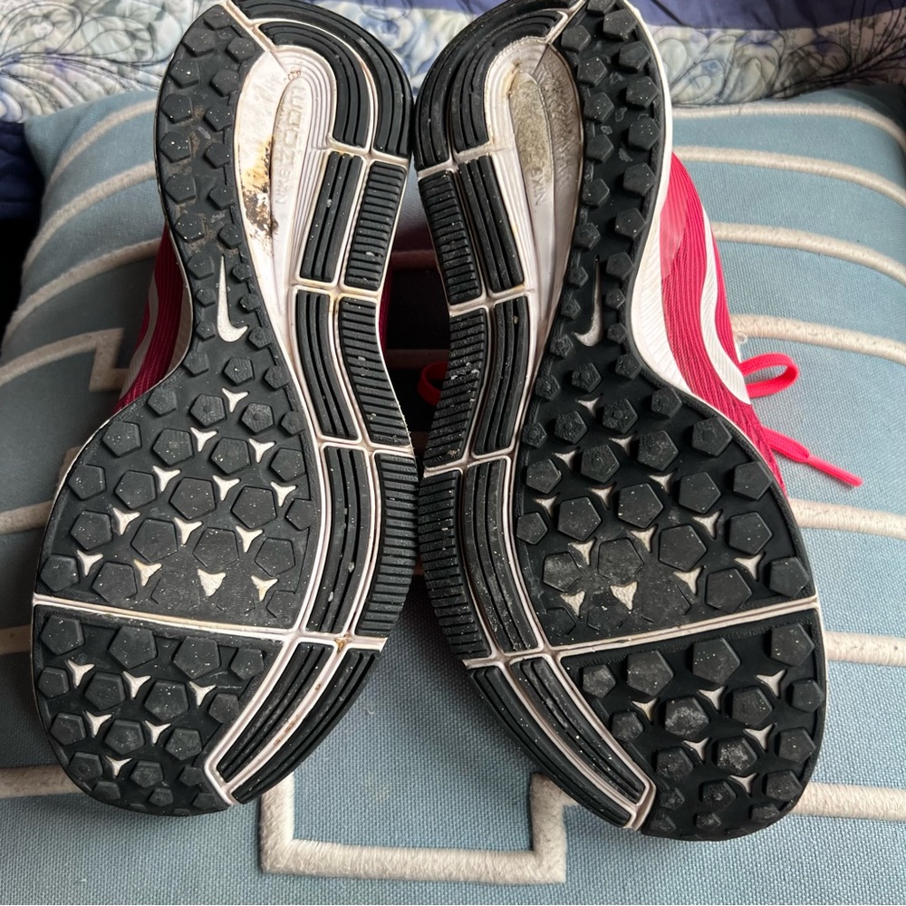 Nike Women's Sneakers in Pink and White - Picture 4 of 7